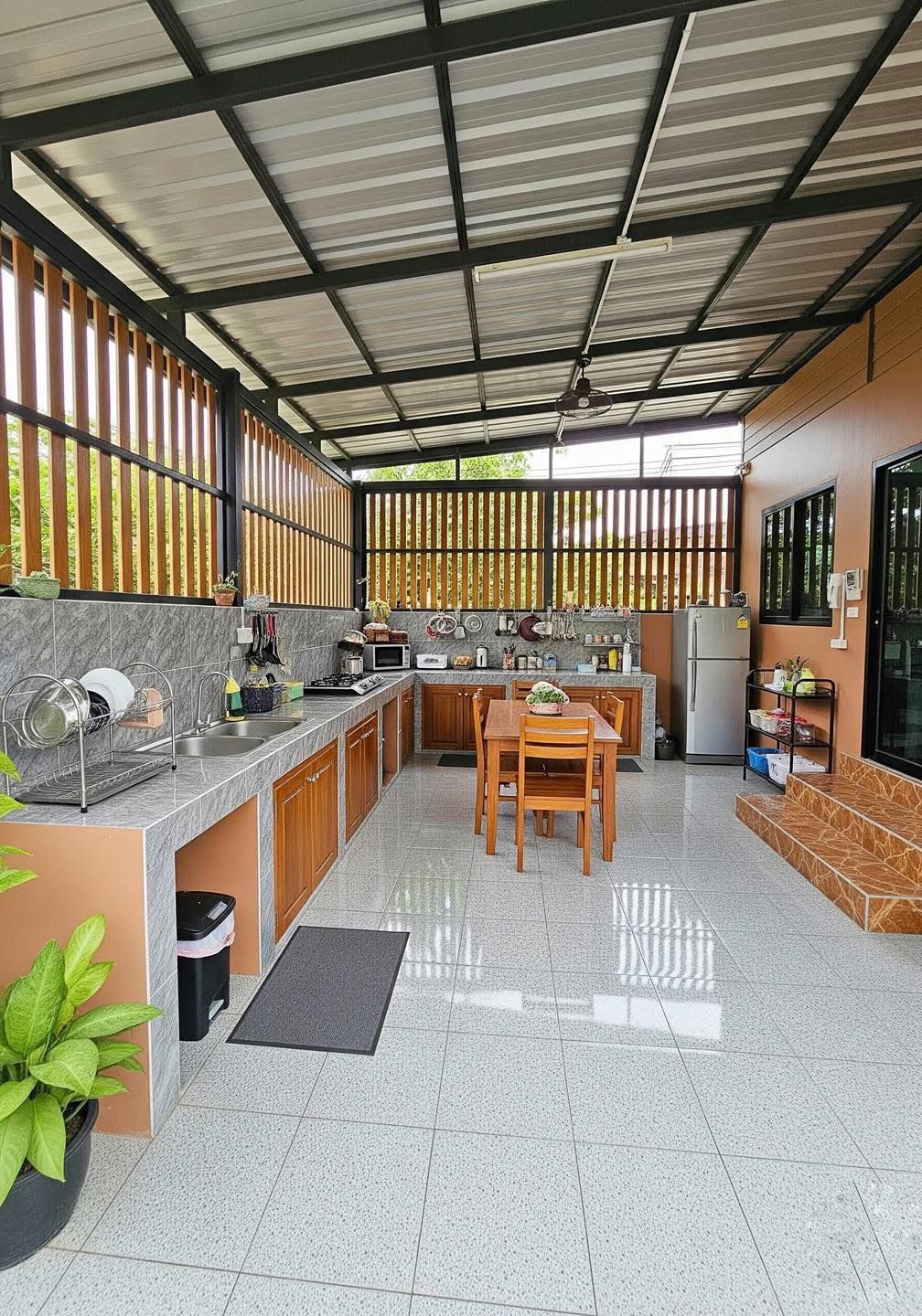 Kitchen 1